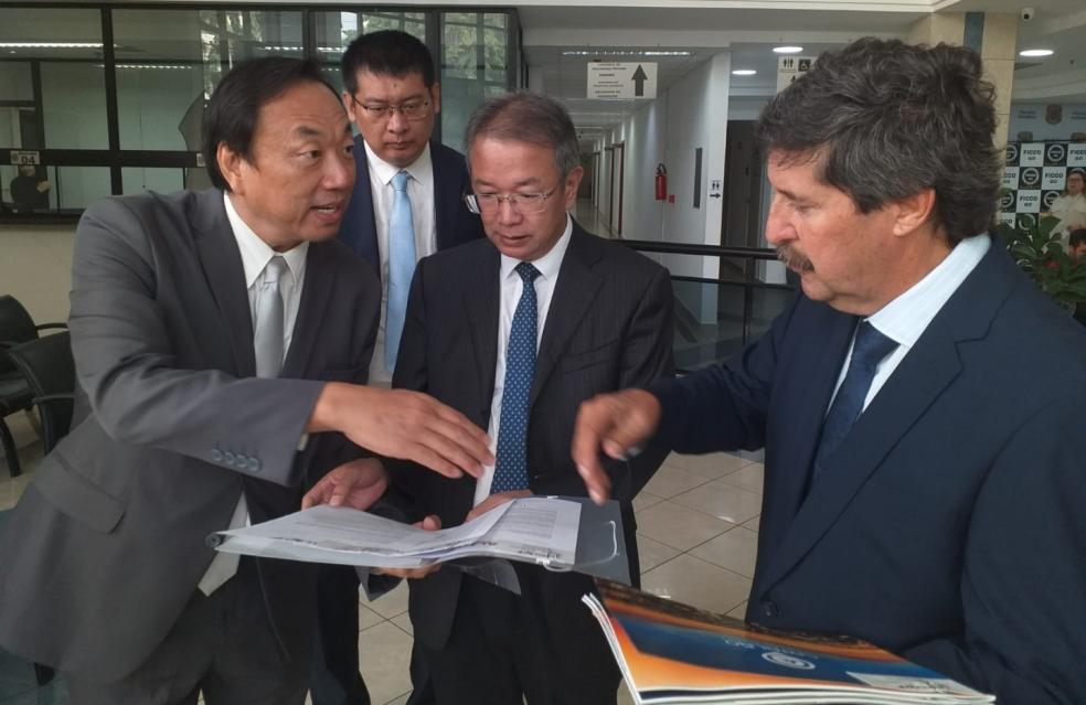 Catalão busca estreitar laços com a China