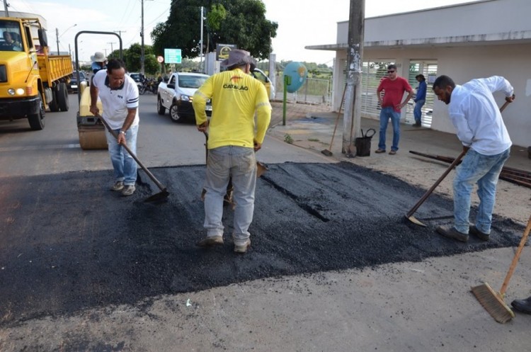Equipes da SMTC atuam intensamente na revitalização do trânsito em Catalão