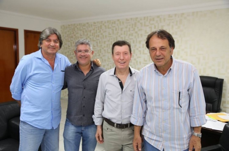 Deputado José Nelto visita gabinete do prefeito Adib Elias