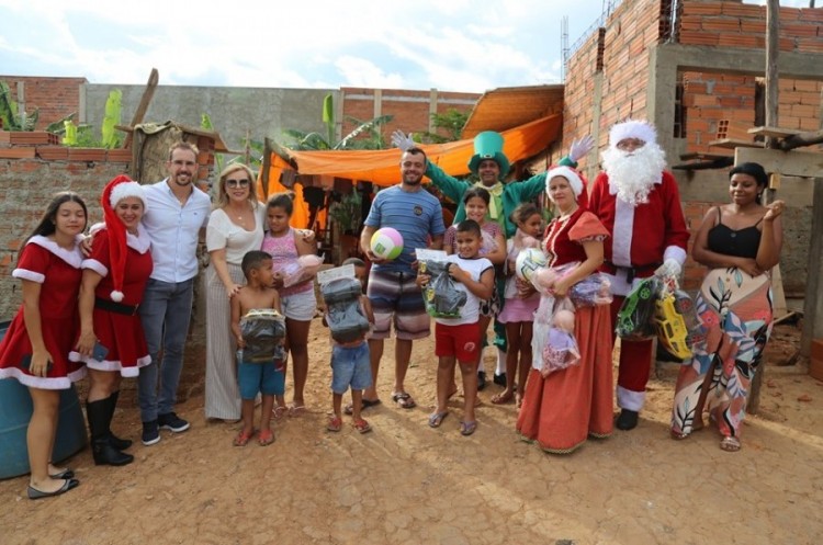 Prefeitura entrega brinquedos a milhares de crianças em Catalão