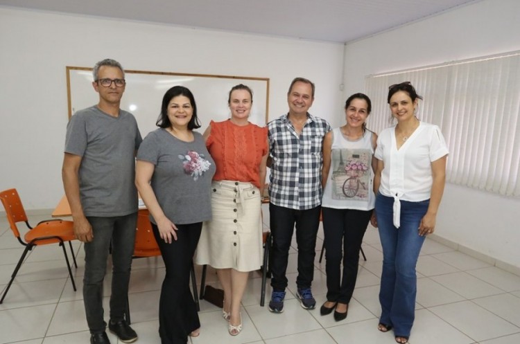 Comissão seleciona melhores textos para mais uma fase da Olimpíada Nacional da Língua Portuguesa