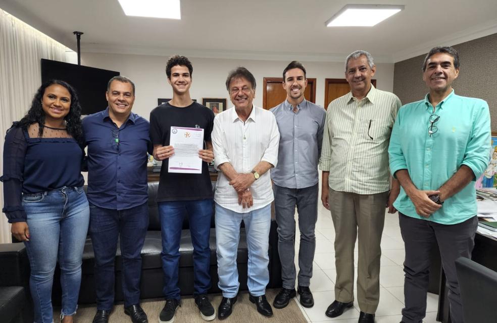 Prefeitura garante patrocínio ao estudante de Catalão que participará de competição acadêmica internacional