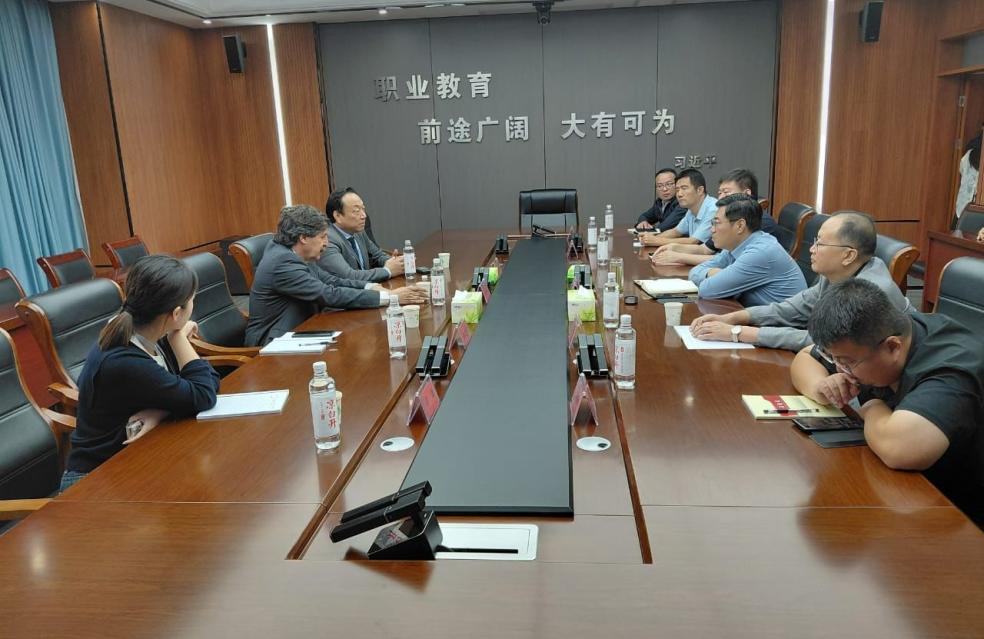 Catalão busca oportunidades e fortalece relações com a China