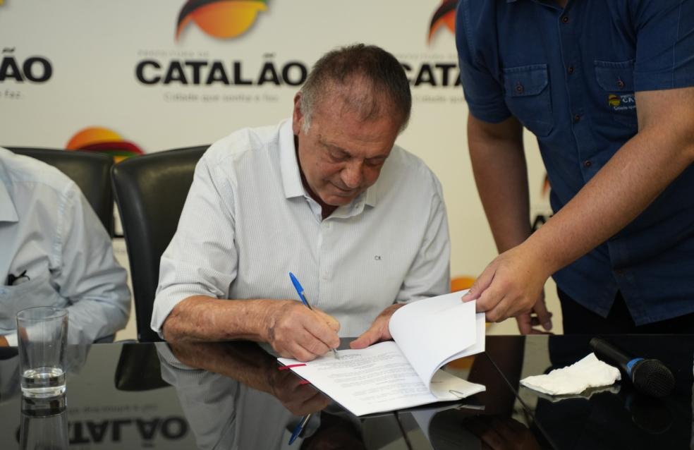 Novo Código de Postura de Catalão é sancionado pelo prefeito Adib Elias