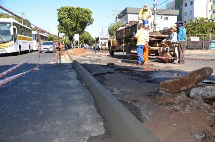 Canteiro central em frente à UFCat tem alteração