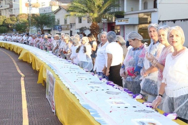 Bolo de 158 metros impressiona os catalanos