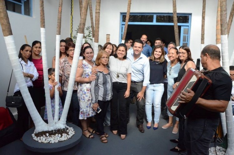 Continua exposição de pinturas em tela na SAE