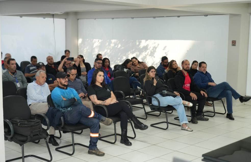 Procon reúne operadoras de telecomunicações para debater a retirada de cabeamento urbano em Catalão