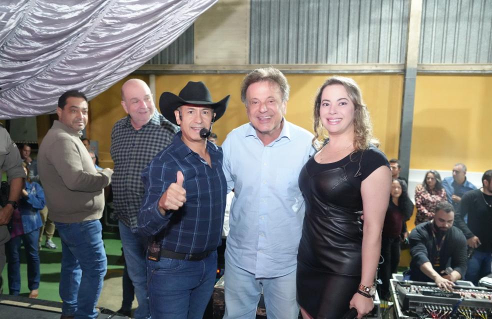 A alegria está de volta nos bailes da terceira idade em Catalão