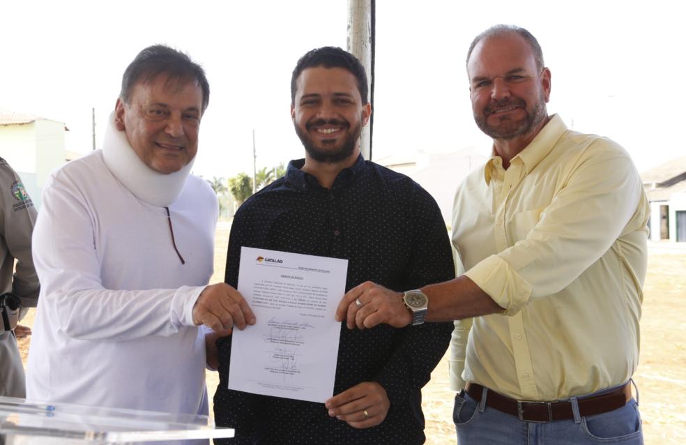 Tem início a construção da Escola do Flamboyant