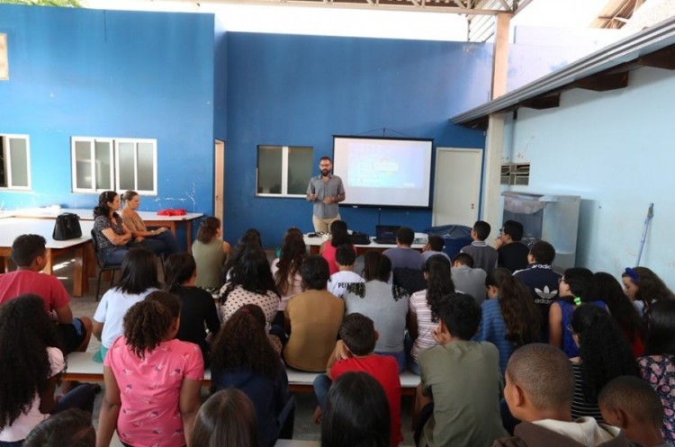 Alunos da Escola Municipal Nilda Margon Vaz participam de conscientização sobre as drogas 