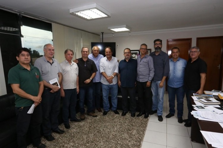 Município anuncia construção e doação de uma sede própria para a Academia de Letras de Catalão