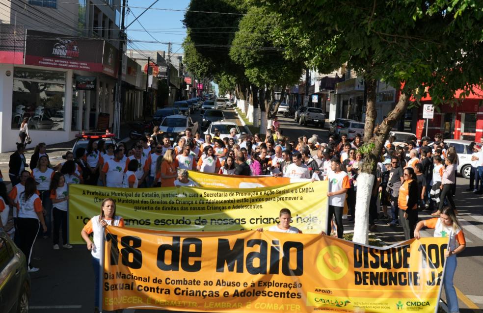 Caminhada de conscientização marca segunda etapa da campanha Maio Laranja
