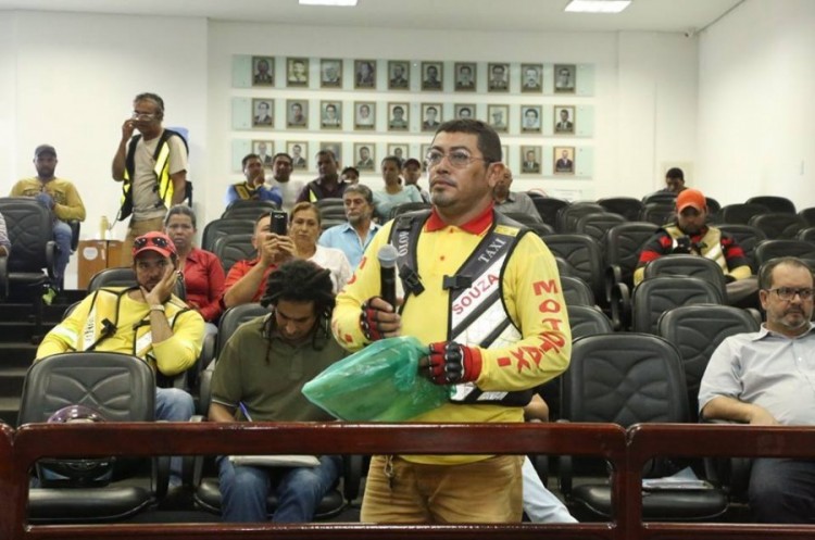Audiência Pública é realizada para discutir projeto que regulamenta as atividades dos mototaxistas, motofretes e motoboys