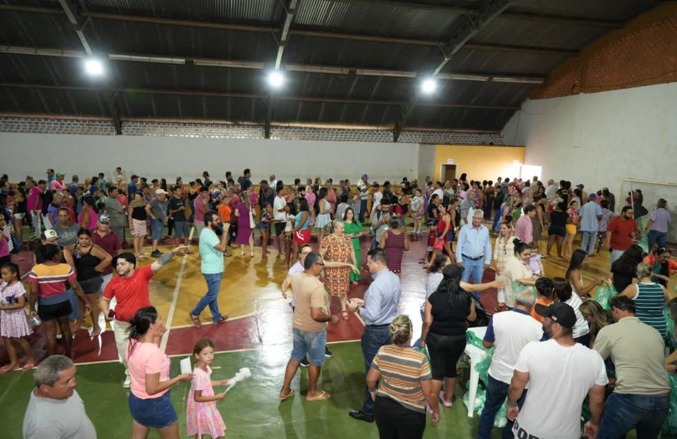 Prefeitura distribui 5 mil litros de leite no Jardim Paraíso