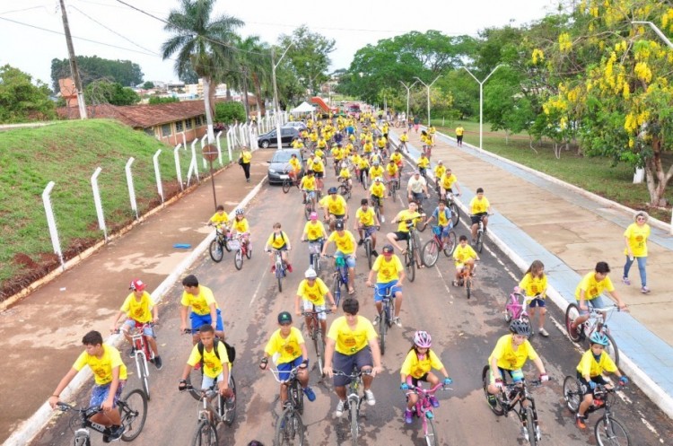 Passeio ciclístico reúne cerca de 300 pessoas