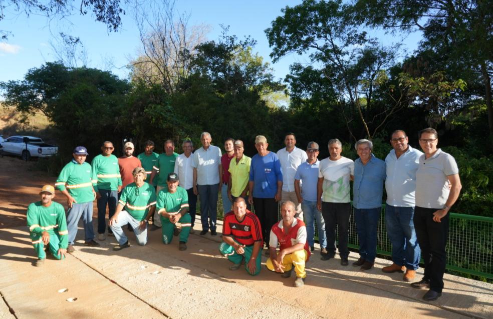 Prefeitura de Catalão entrega Ponte do Ribeirão Várzea Grande