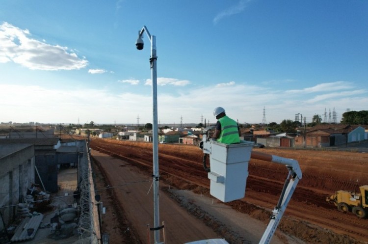 Projeto Catalão Segura: começa instalação da estrutura das câmeras de videomonitoramento