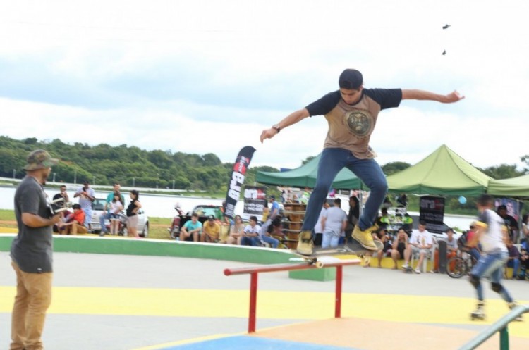 Campeonato de skate e passeio de patins agitaram Catalão