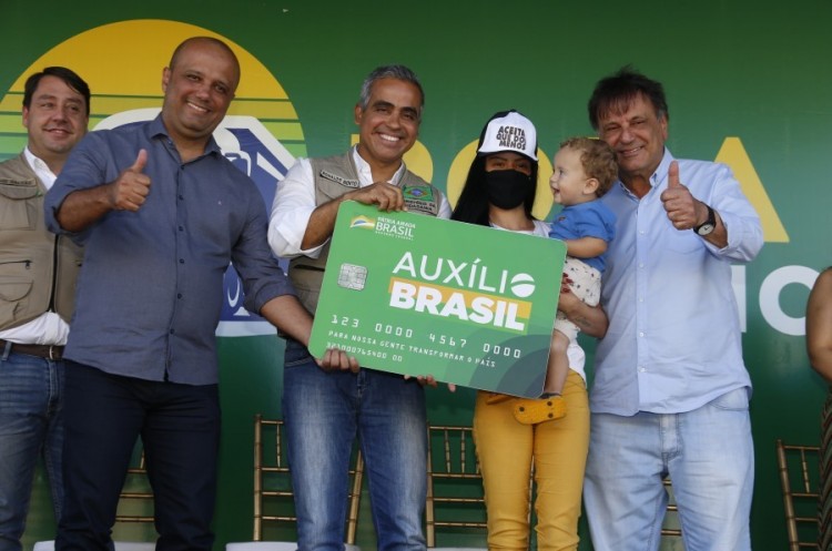 Ministro da Cidadania participa de entrega de benefícios a caminhoneiros em Catalão