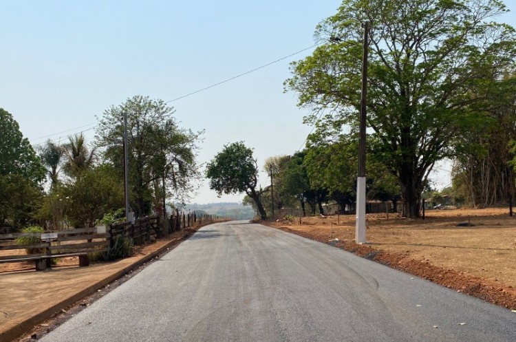 Em ritmo acelerado: Asfaltamento e outras benfeitorias estão prestes a serem entregues aos moradores das comunidades Olhos D’água e Pedra Branca 