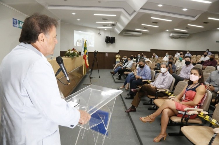 Prefeito participa de solenidade de entrega de obra de modernização do Senai Catalão e anuncia doação de área para expansão da unidade