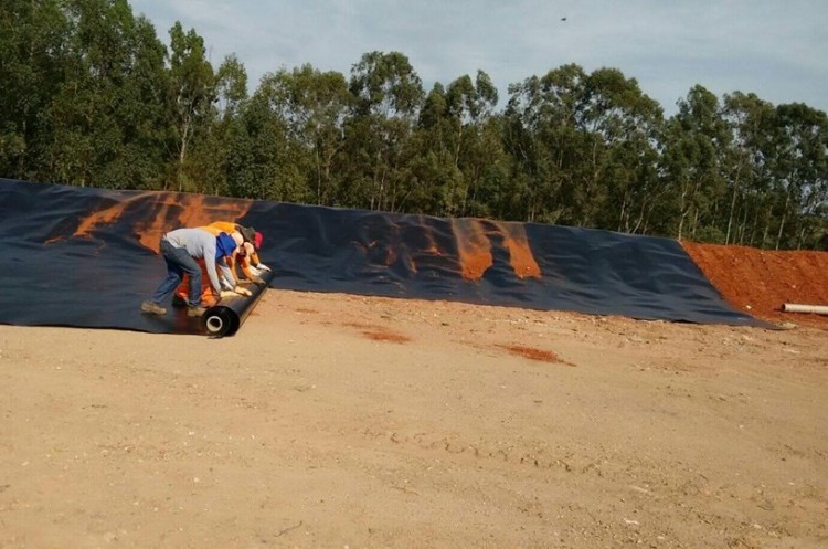 Nova célula para destinação final de resíduos é construída no aterro sanitário de Catalão