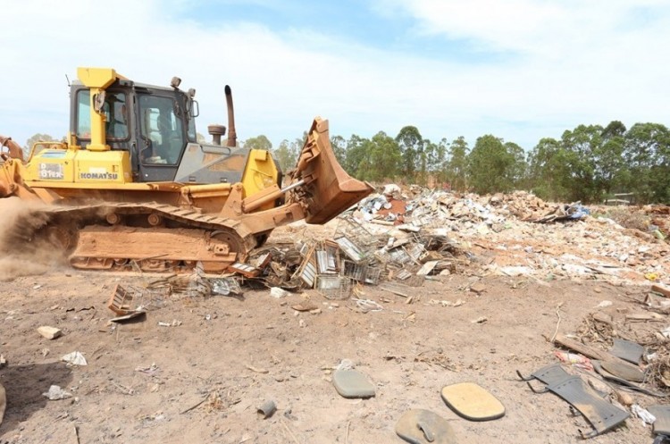 Gaiolas apreendidas em fiscalizações pela SEMMAC são destruídas em Catalão