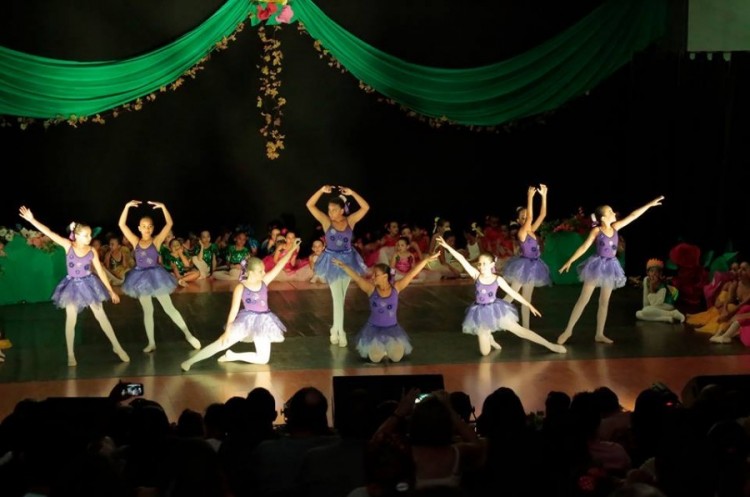 Primeira noite da IV edição do Circuito de Artes deixa auditório da UFCat lotado