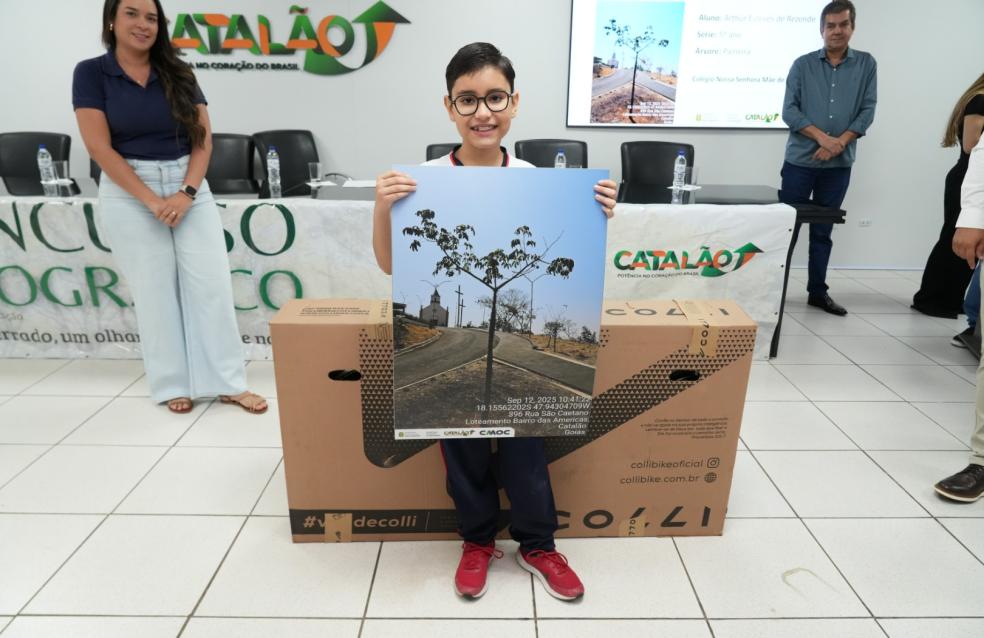 Estudantes de Catalão são premiados por retratar árvores do Cerrado