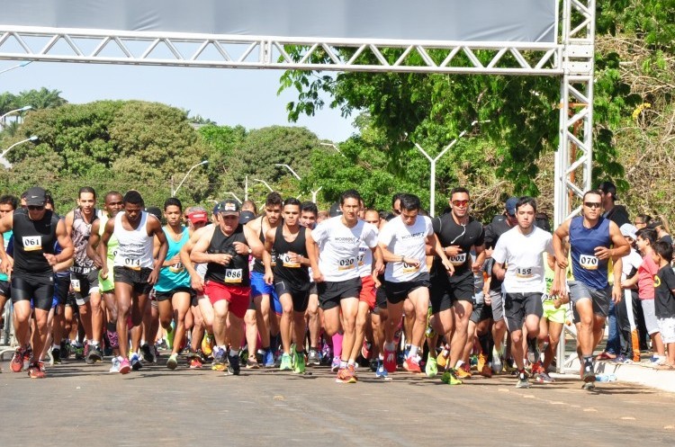 Corrida de rua reúne 400 participantes  