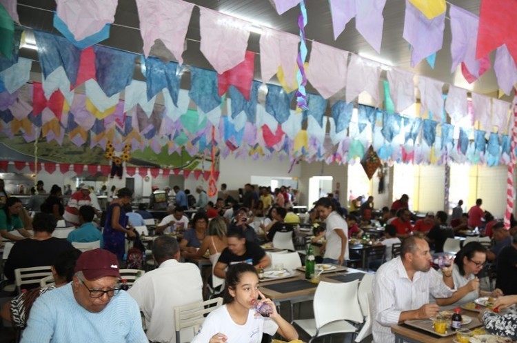 Restaurante Popular oferece almoço especial tipicamente junino