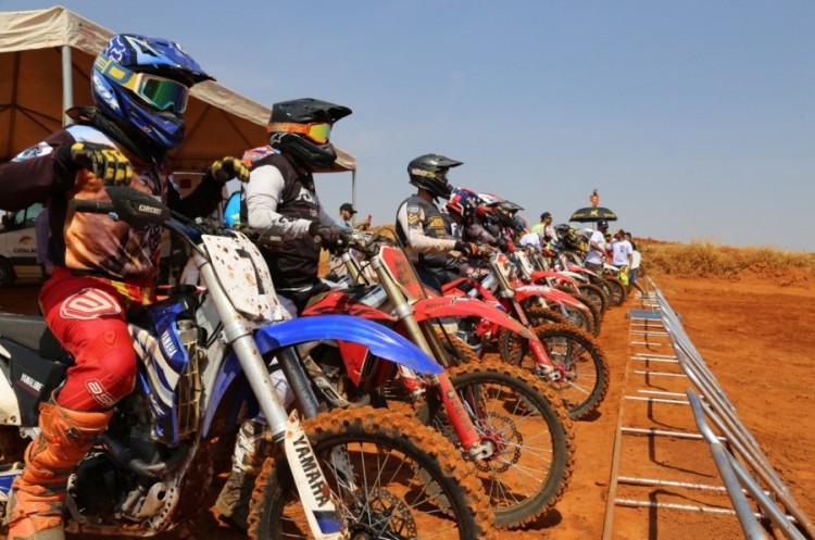 Competição de motocross movimenta Catalão no fim de semana