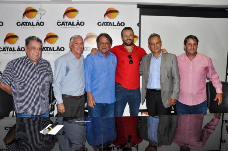 PREFEITURA MUNICIPAL DOA TERRENO PARA INSTALAÇÃO DE SEST/SENAT EM CATALÃO