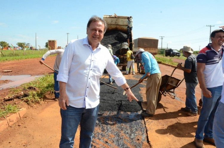 Após muita expectativa, Prefeitura começa operação tapa buracos no DIMIC