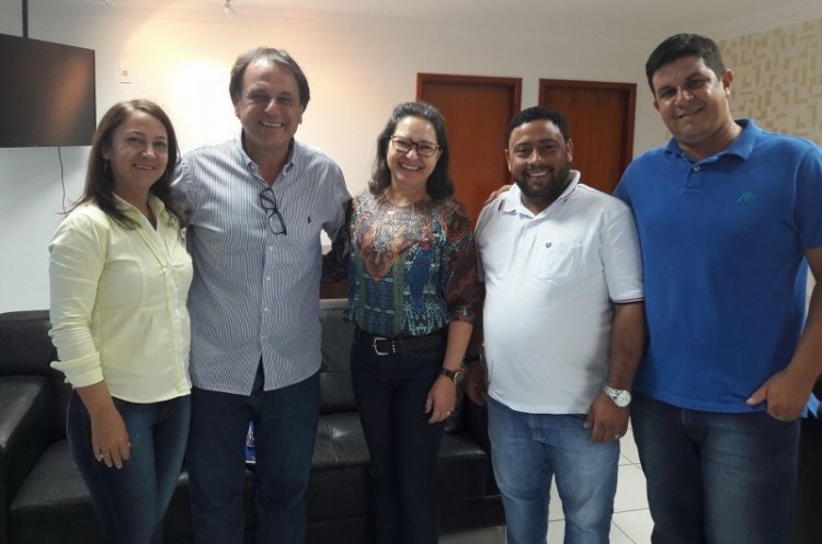 Prefeito recebe representantes do SINE – GO para renovação de convênio