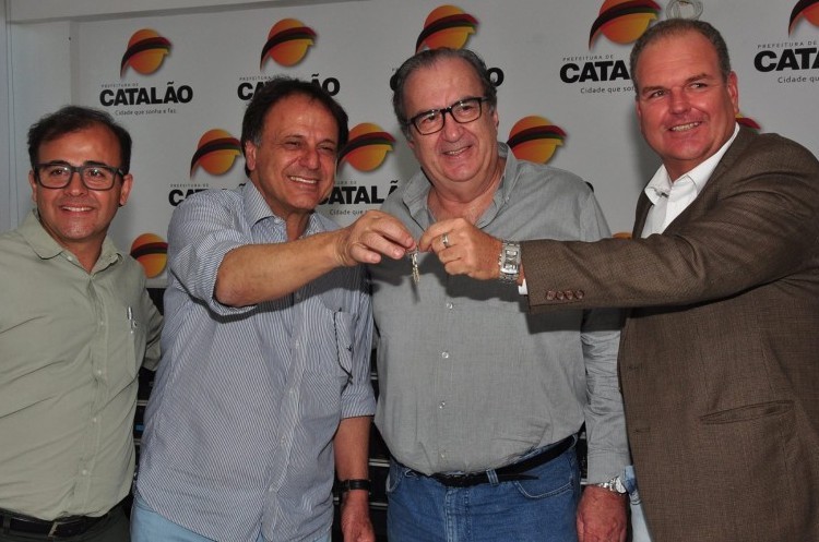 Município recebe as chaves do Clube da Mineração para projeto educacional 