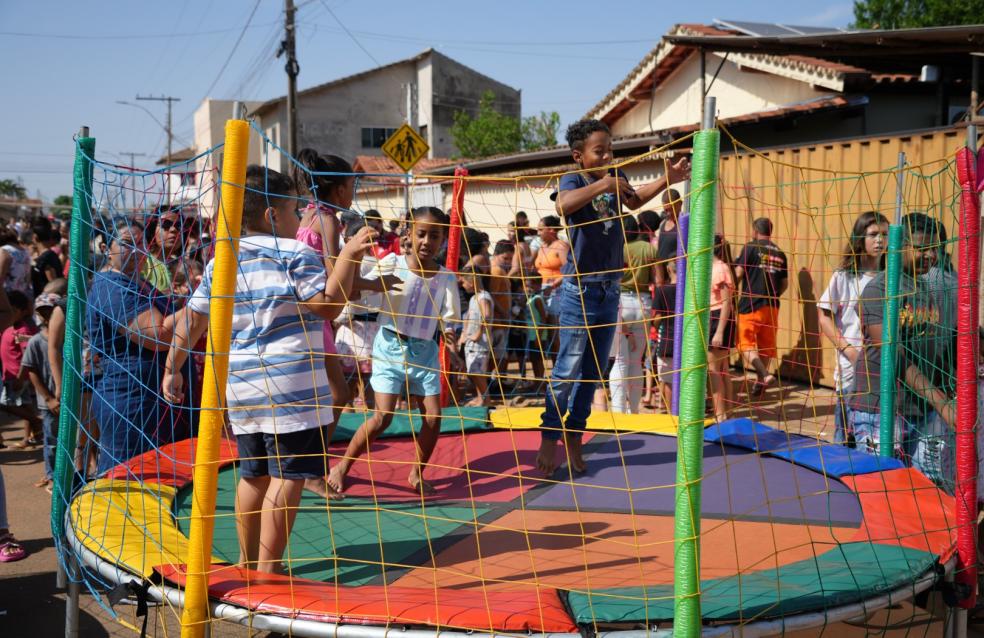Centenas de pessoas participaram da Rua do Lazer no Bairro Castelo Branco
