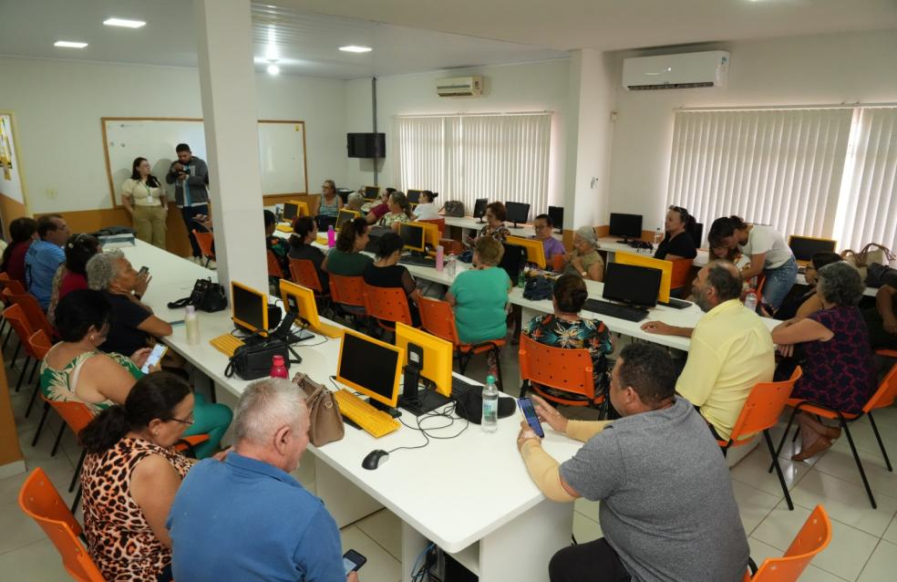 Cidadão Tech 60+: inclusão digital transforma a rotina da pessoa idosa em Catalão