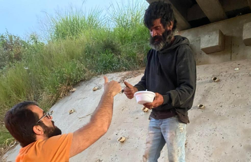 Prefeitura distribui cobertores e sopa quente à população em situação de vulnerabilidade social