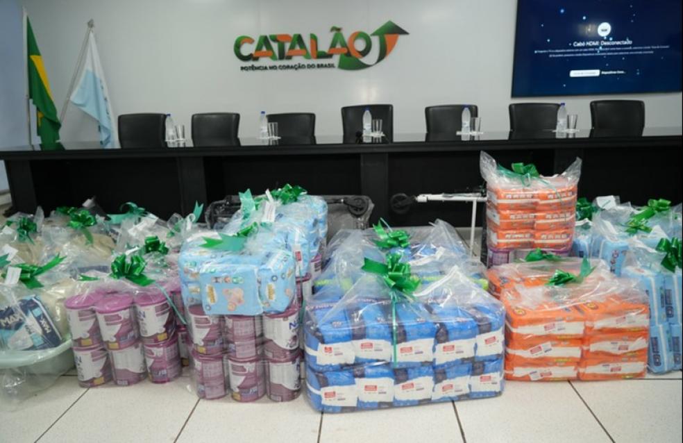 Prefeitura entrega kits para pessoas em situação de vulnerabilidade