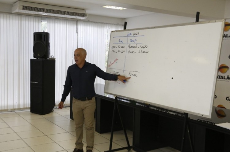 Servidores de Catalão fazem curso de capacitação sobre nova lei de licitações e contratos administrativos