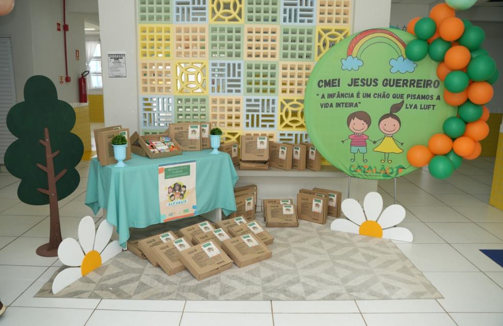 Prefeitura de Catalão finaliza entrega de 5 mil kits escolares