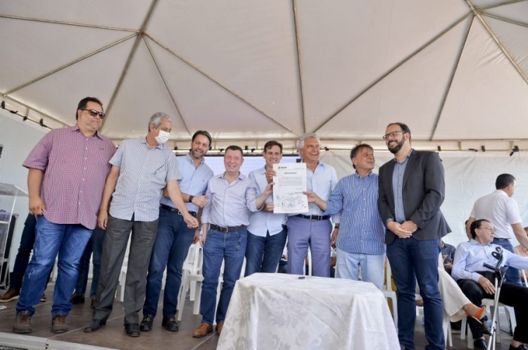 Adib e Caiado assinam autorização para construção do Hospital Regional de Catalão