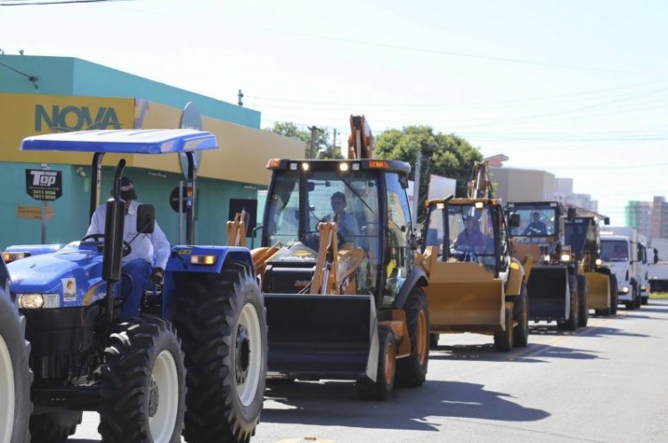 Prefeitura de Catalão apresenta nova frota de veículos e maquinários 