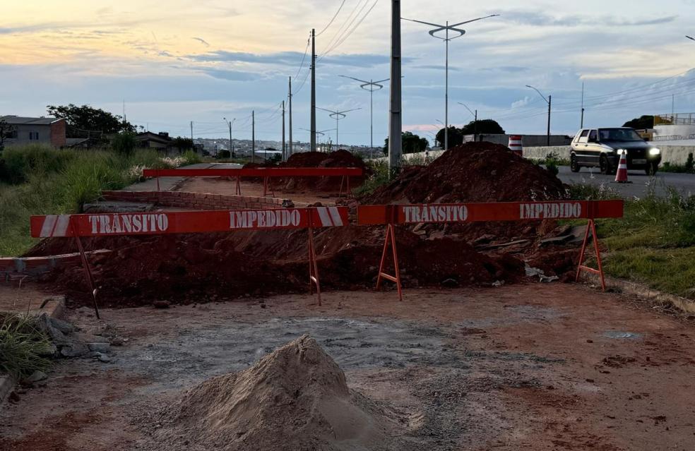 Goinfra inicia obras de restauração da marginal do GO-330