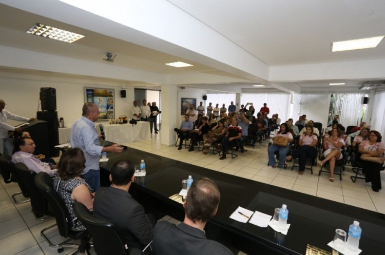 Prefeitura sinaliza parceria e sedia evento que marca início de novo projeto na UFCat