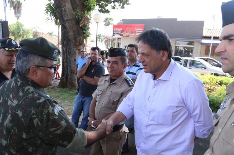 Prefeito participa da solenidade de Juramento da Bandeira