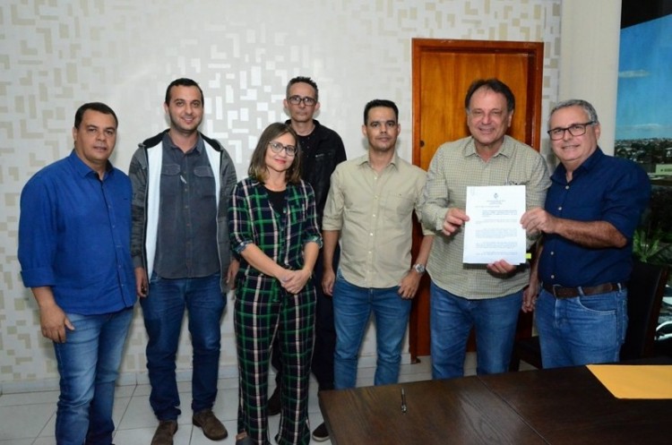 Município oficializa doação de área para ADRMEC