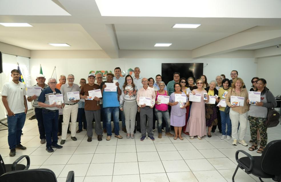 Idosos de Catalão fazem curso de inclusão digital